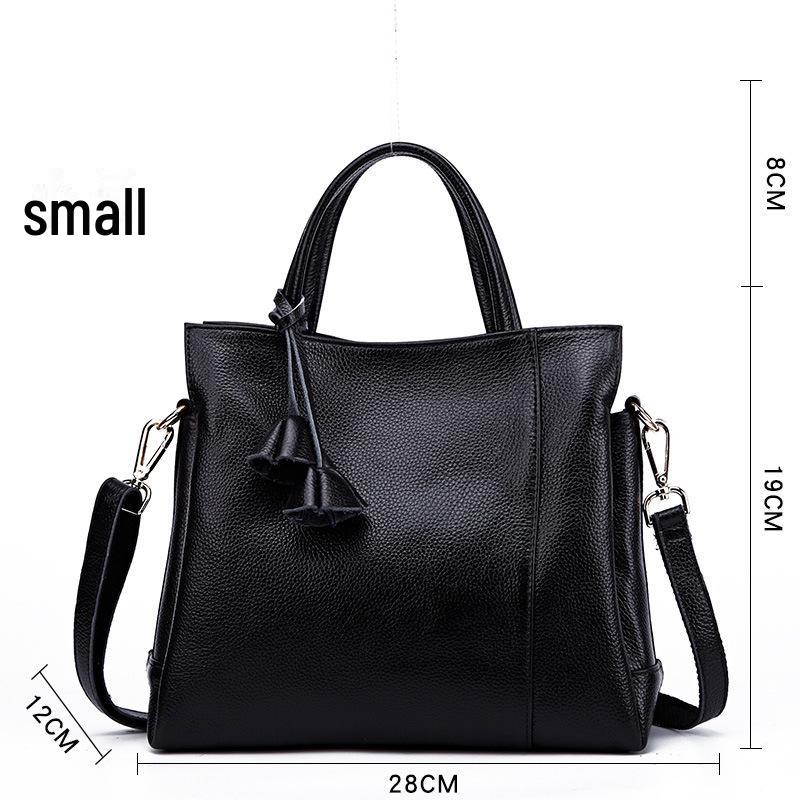 

Qiandian 2026 Genuine Leather Handbag for Middle-Aged Women - Small Shoulder & Messenger Bag