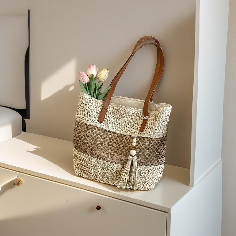 Large Capacity Straw Woven Bag Women's Handmade Bag Woven Bag Shoulder Bag Fringed Beach Out Tote Bag Underarm Contractor