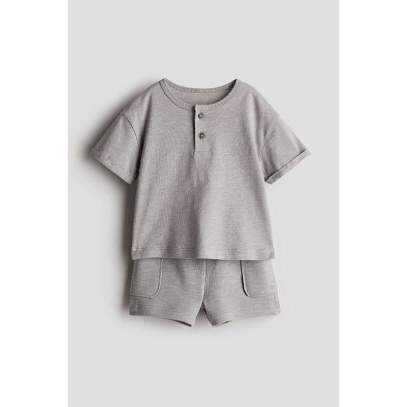

HM Children s Clothing Baby Boys Suit 2-Piece Summer Cotton Jersey Henley Shirt Shorts 1237419 Light gray 66/48