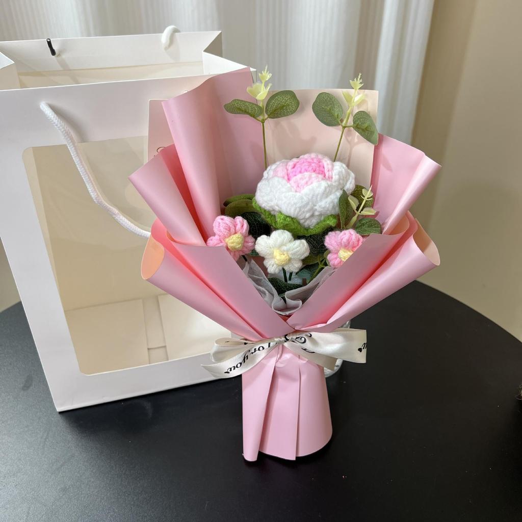 Handcrafted Sunflower Yarn Bloom – Elegant Birthday Gift for Girlfriend or Best Friend, Ideal as a National Day Souvenir.