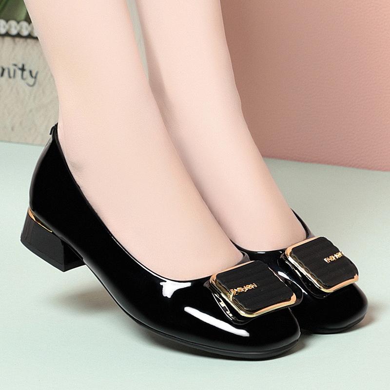 

2,5 см Элегантные Дышащие Удобные Яркие Кожаные Туфли Женские Балетки Тренд Весна 2025 Квадратный Каблук Туфли для Офиса Мамы на Каждый День 41 чёрный