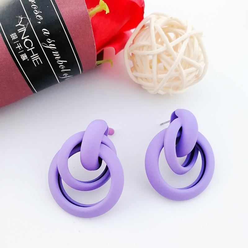 Noua vopsea de cauciuc, culoarea bomboanelor, cercei de rețea roșii, cu cercei exagerați retro simple, rece, retro