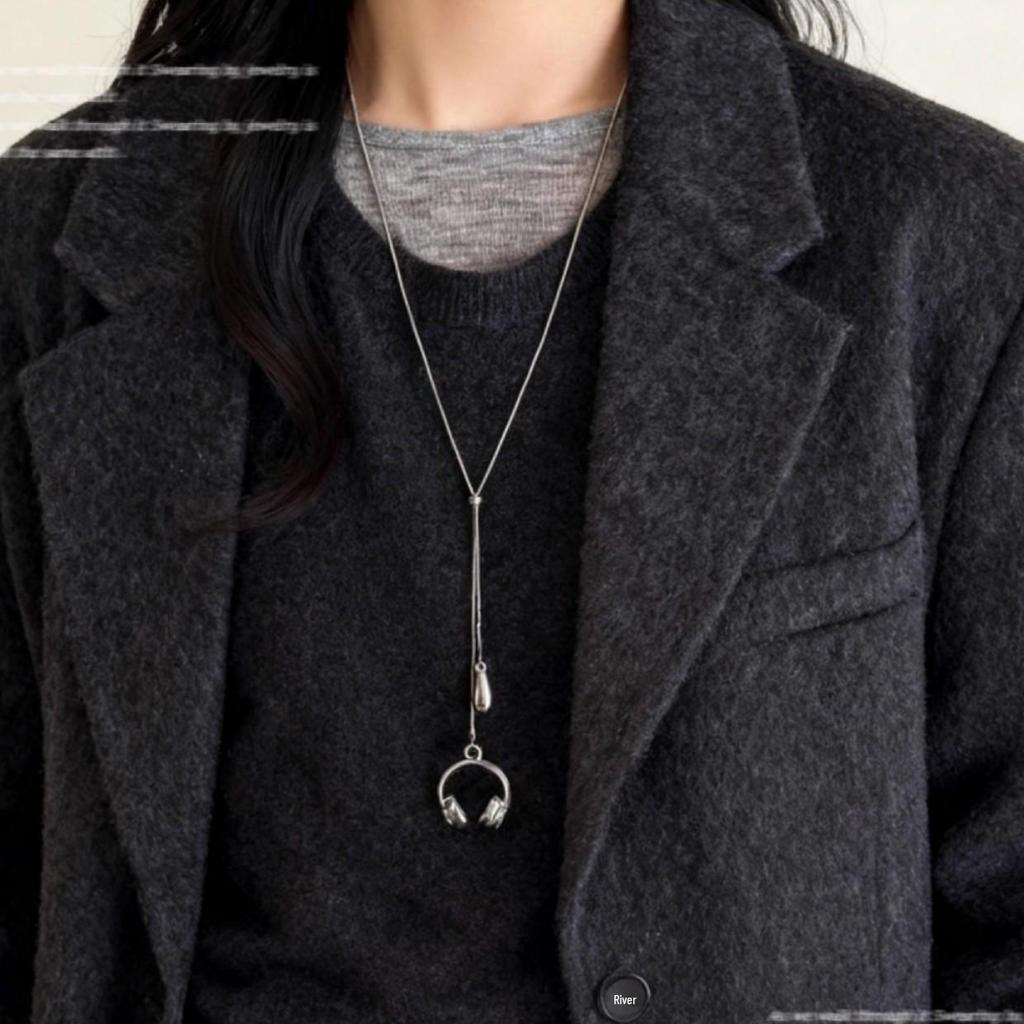 Silver Earphone Pendant Necklace: Versatile, Fashionable Sweater Chain for Autumn/Winter - High-End Niche Design