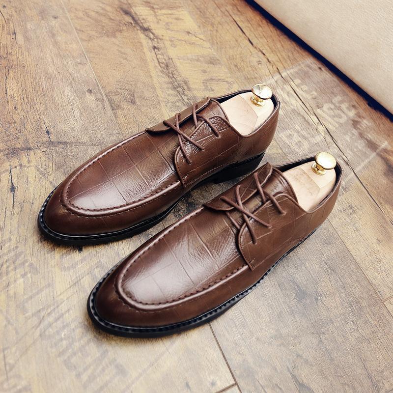 

Кожаные туфли мужские 2025 весна и осень деловые деловые туфли с костюмом мужская обувь британская и корейская версия дышащая модная обувь свадебные туфли жениха 43 коричневый