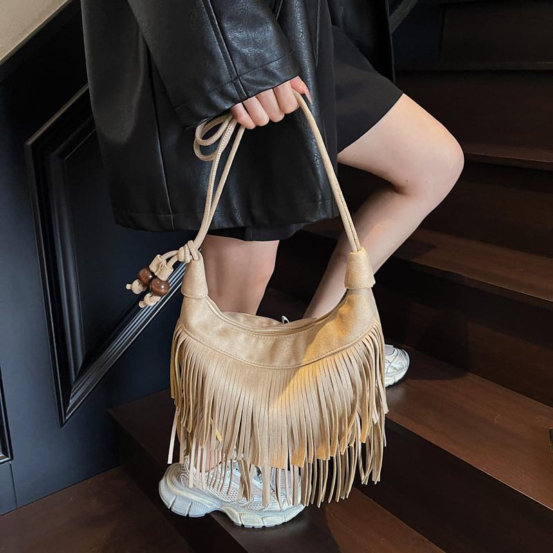 2025 Autumn Fashion Classic Style Faux Suede Tassel Shoulder Bags Solid Zipper Popularity Personality Crossbody Bags for Women