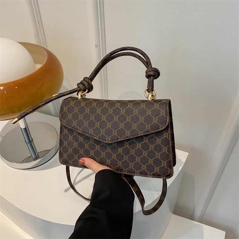 Portable Small Square Bag Women's New Fashion Shoulder Bag Spring Casual Fashion Personalized Beautiful Messenger Bag
