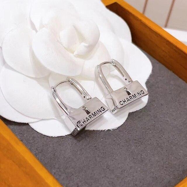 

Высокое качество, стильные серьги-капли с буквенным замком, серьги с вакуумным покрытием, золотые, серебряные серьги из листовой стали для мужчин и женщин, модные ювелирные изделия