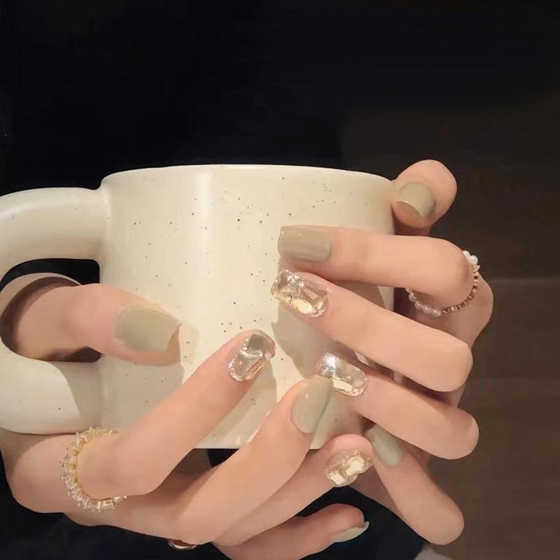 საშუალო-გრძელი გრადიენტული ფრანგული თეთრი მოსახსნელი ყალბი ფრჩხილის სტიკერები