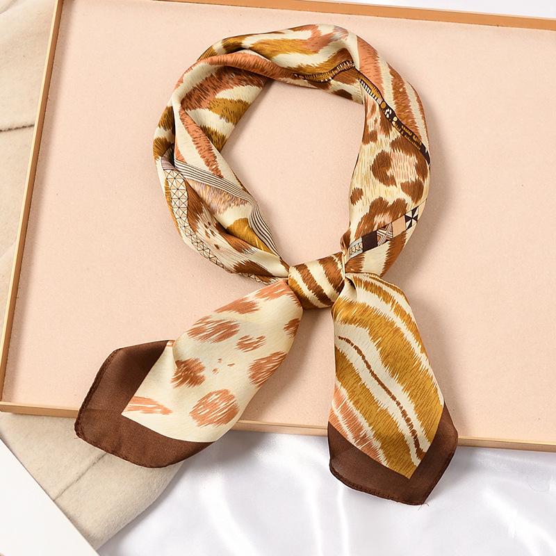 Vysoce kvalitní hedvábný šátek: 70cm Módní dámský čtvercový šátek, Celoroční, Lehký na jaro, podzim, léto, nebo jako stylový doplněk ke košili.