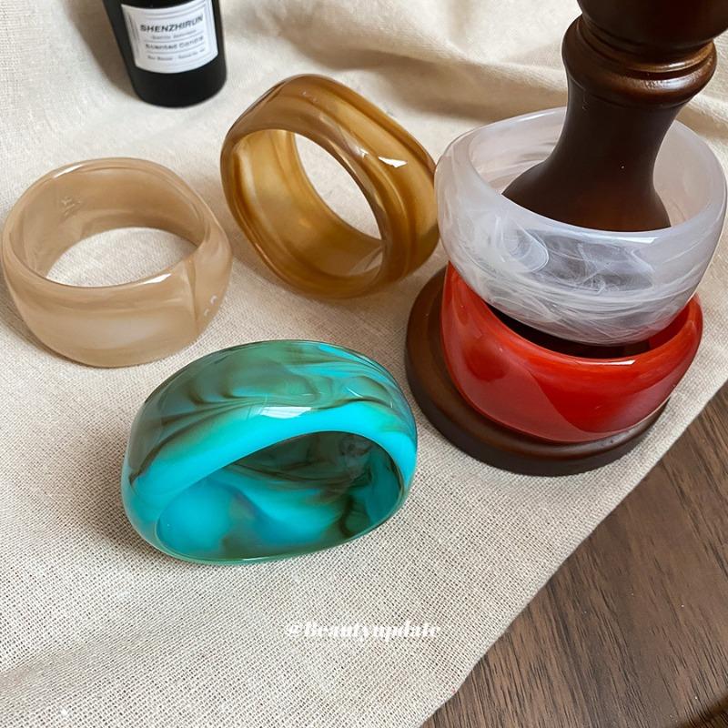 Resin Irregular Wide-sided Bracelet Mori Temperament Niche Design Popular Bracelet Light Luxury High-end Jewelry