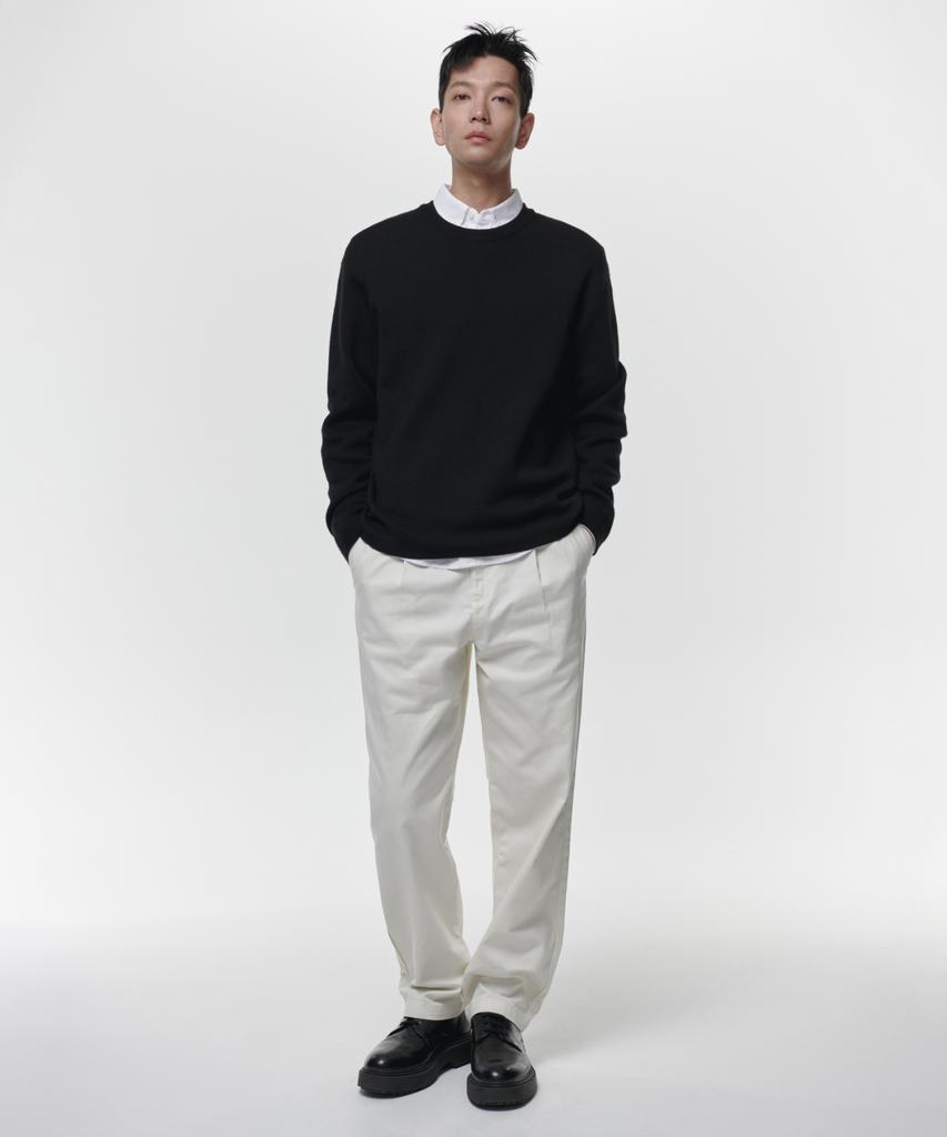 MUSINSA STANDARD One-Tuck Regular Fit Chino Pants [Cream]
