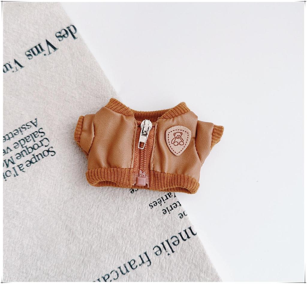 Baumwoll-Babykleidungsset im College-Stil - Beinhaltet Uniformhemd, Lederjacke und Mantel für Jungen und Mädchen (10cm-20cm)