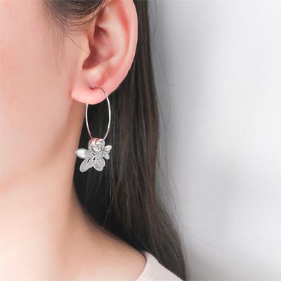 Simple and Fashionable Flower Temperament and Personality Versatile Earrings
