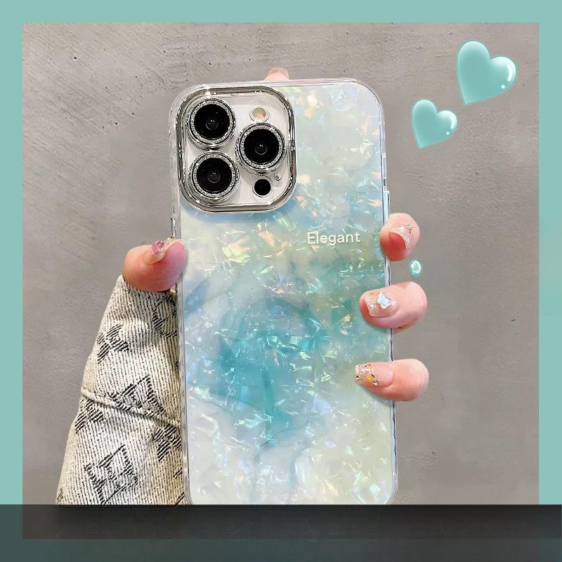 Fluturele Colorat Este Potrivit pentru Husa de Telefon Apple 16promax. Are o senzație high-end, o senzație de lux ușor, o folie de protecție pentru lentilă și o textură de carcasă.