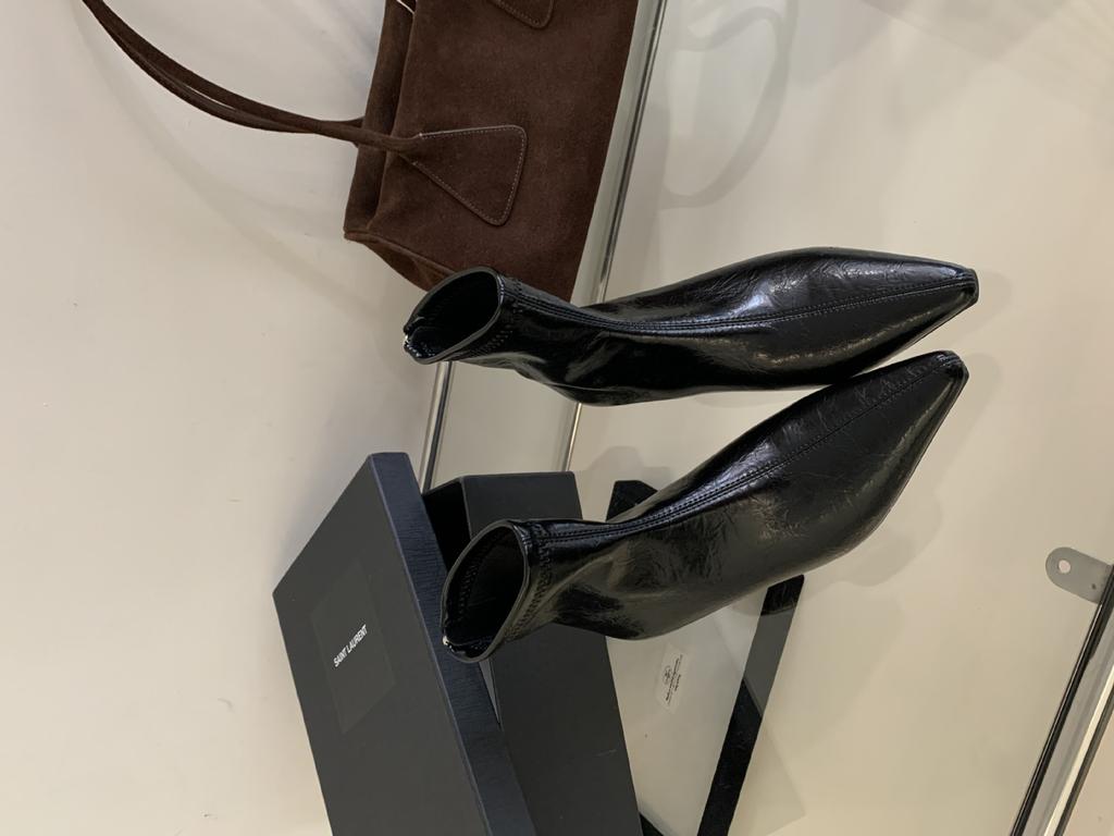 Thick heel thin boots women's fashion European and American style 2025 new medium heel short boots soft leather pointed Martin boots