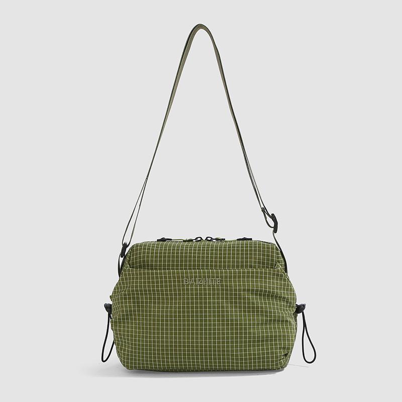 

Large Capacity Shoulder Bag Plaid Nylon Crossbody Bag зелений