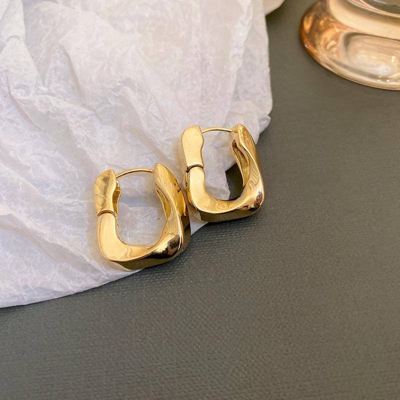 Zirkon Perlmutt Sunburst Ohrklemmen: Elegante, vielseitige Ohrringe für Frauen.