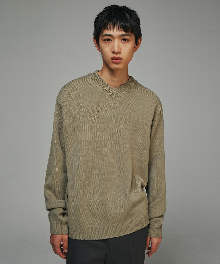 SIGNATURE V-Neck Relaxed Knit [Khaki Gray]