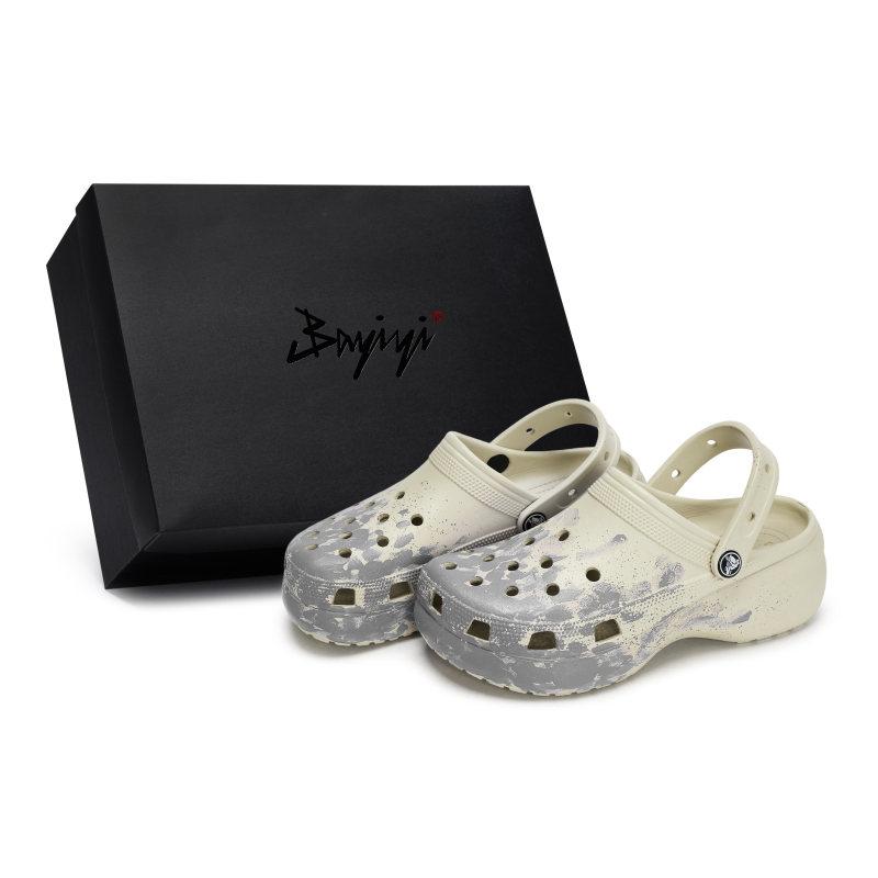 Crocs Classic Platform Clog 811 Manufacturing Explosion Scene Special Shoe Box Fluid Splash Ink Hole Shoes Women's Bone White Grey