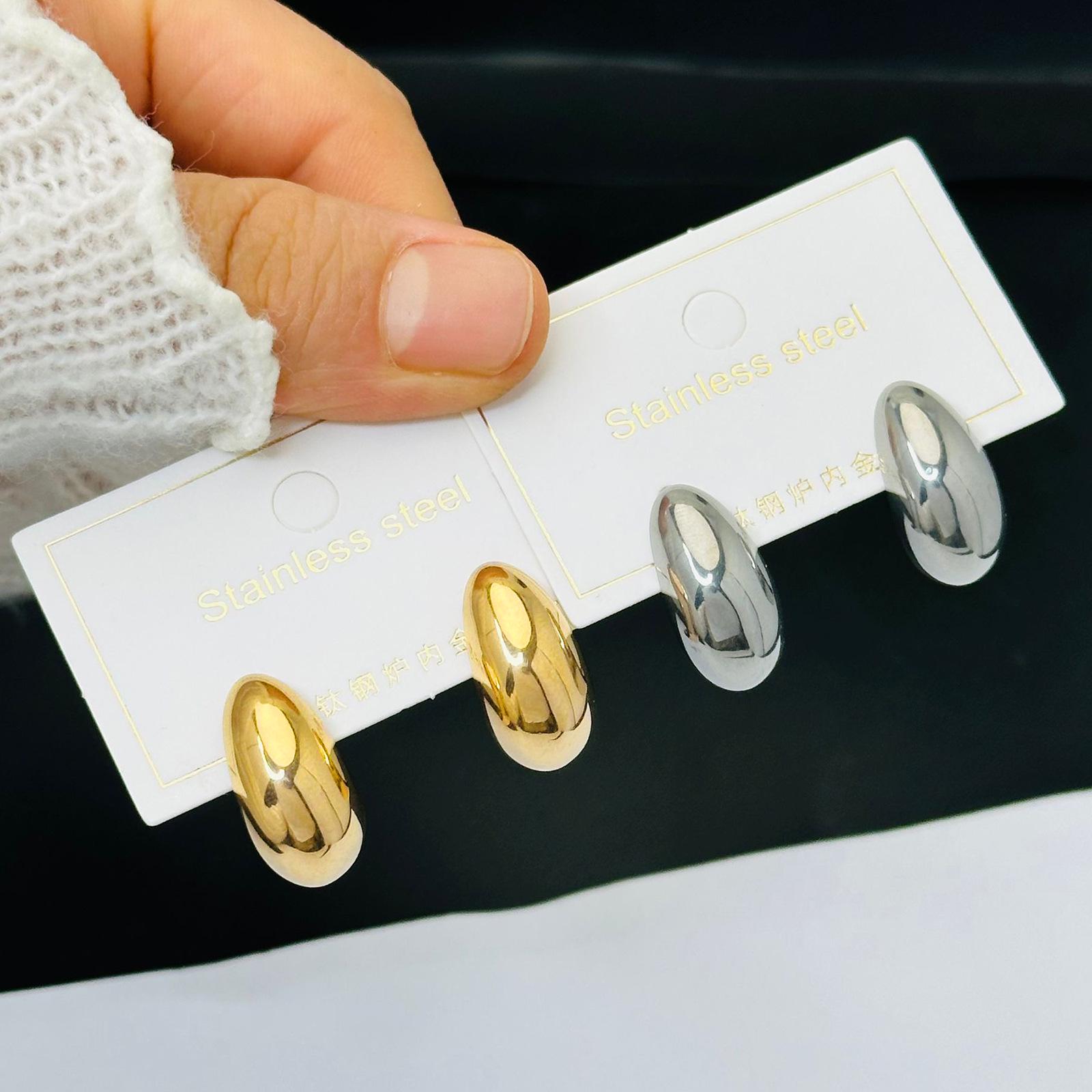 

Retro Geometric Hoop Earrings: Women s High-End European & American Style, Korean Titanium Steel, Versatile & Exaggerated Design