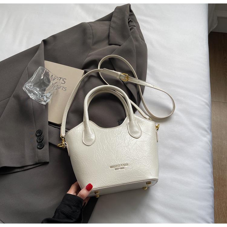 Versatile Premium 2025 Crossbody Bag Summer New Portable Bucket Bag Niche Design Retro Commuter Shoulder Bag