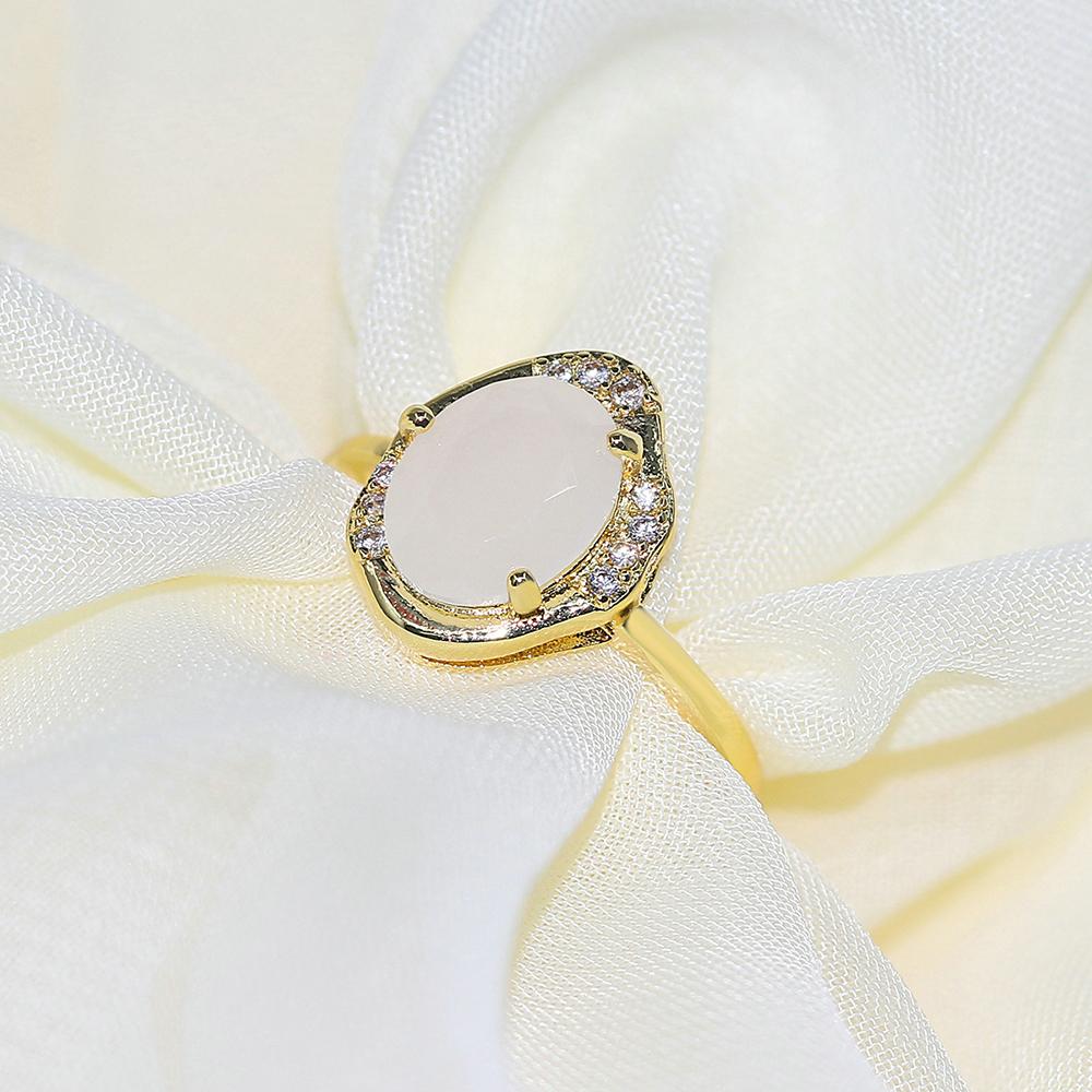 

ZHOUYANG Rings For Women New Unique Oval Candy Pink Stone CZ Light Gold Color Wedding Party Finger Ring Fashion Jewelry R880 10