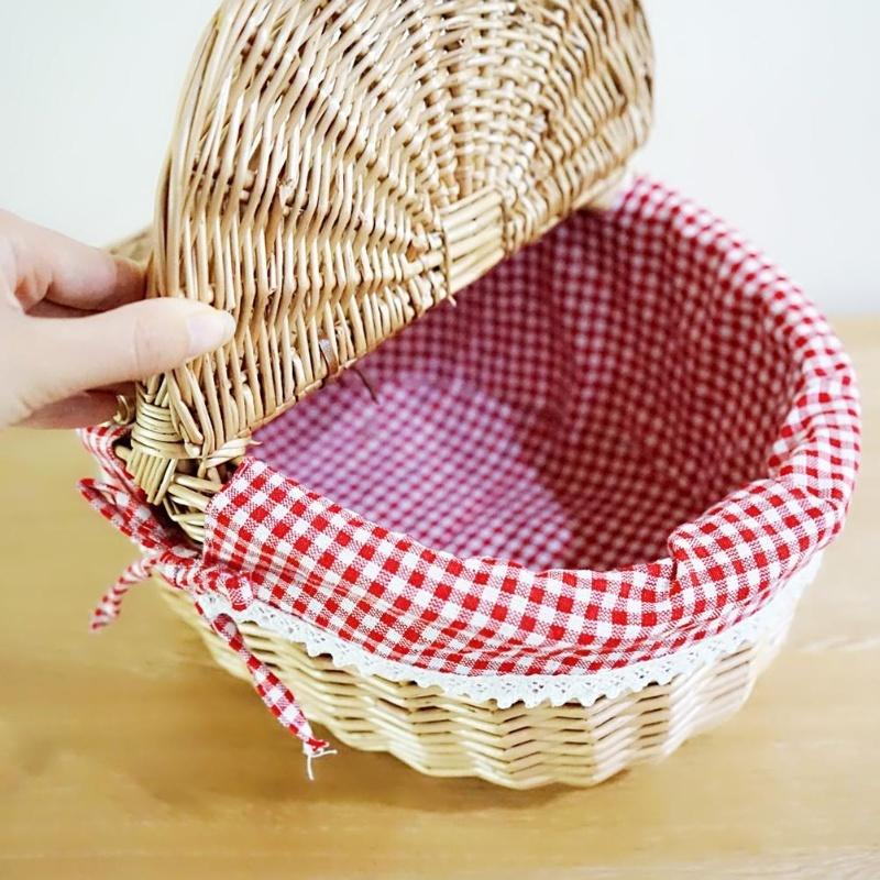 Country Style Wicker Picnic Basket Camping Basket With Lid Handle And Liners For Picnics Party Barbecue