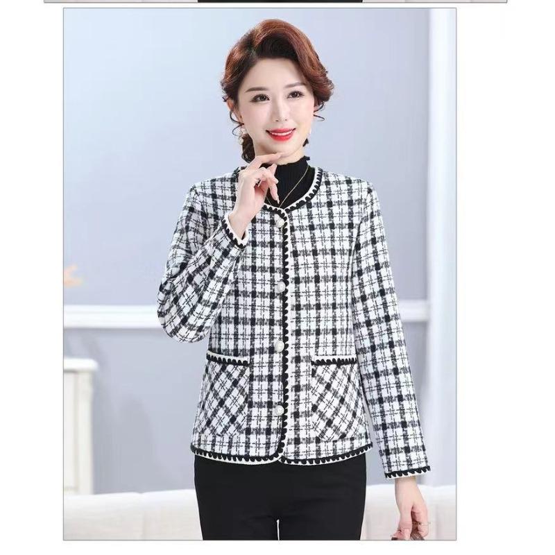 Fashion mother's versatile short Xiaoxiangfeng jacket middle-aged women's clothing autumn and winter clothing new velvet top cardigan