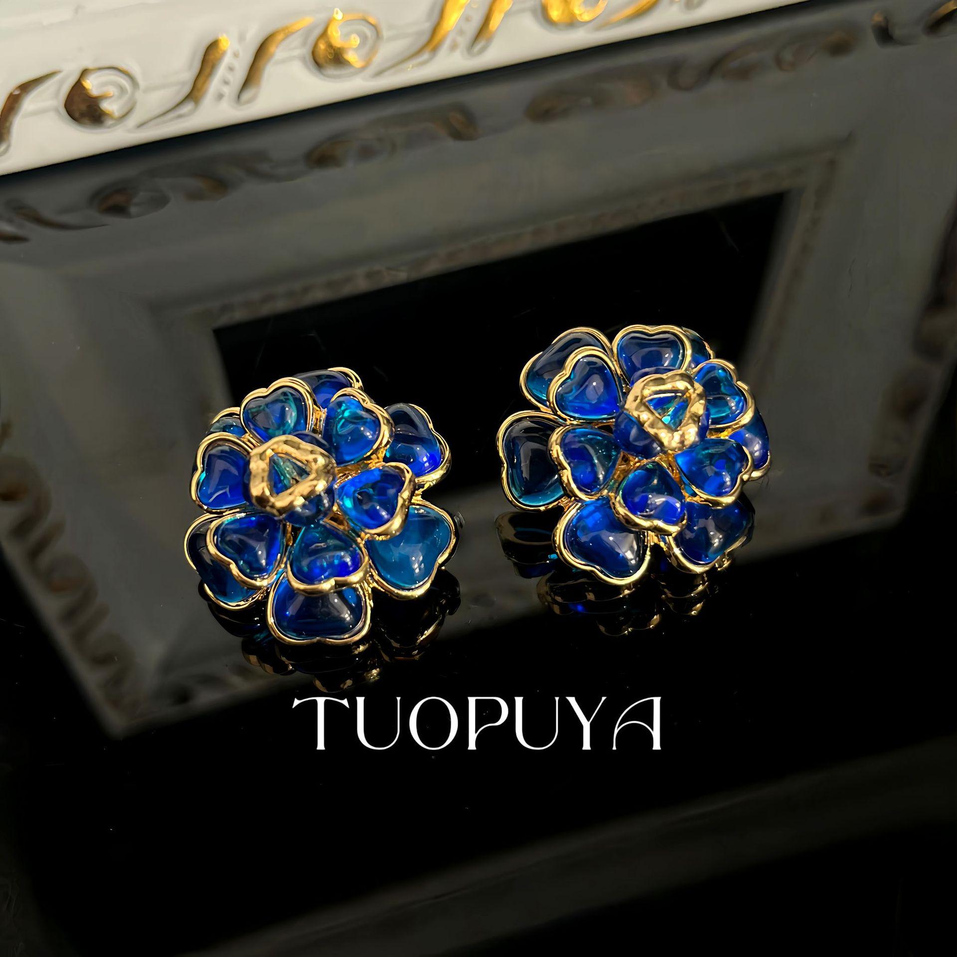 Elegant Retro Multi-Layer 3D Heart & Blue Camellia Ear Cuff