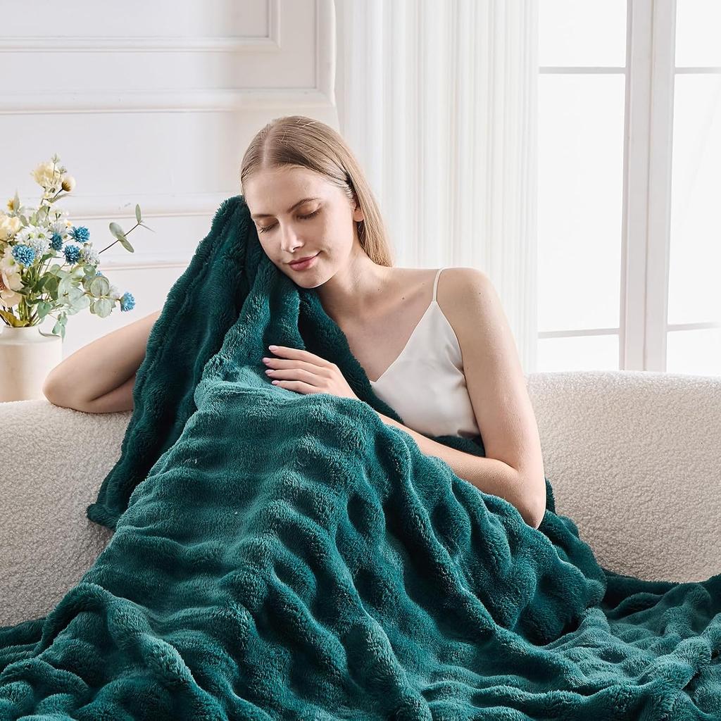 60x80 Inch 3D Bubble Pattern Flannel Throw Blanket Green Soft Skin-Friendly Warm Lightweight Blanket for Sofa or Bed