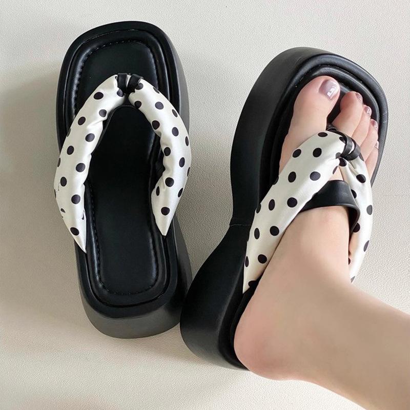 Fashion versatile casual thick-soled heightening girls sandals summer wear sandals leopard print niche design flip-flops