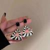 Autumn and Winter New French Atmosphere Striped Earrings Retro Ins Hong Kong Style Round Triangular Earrings