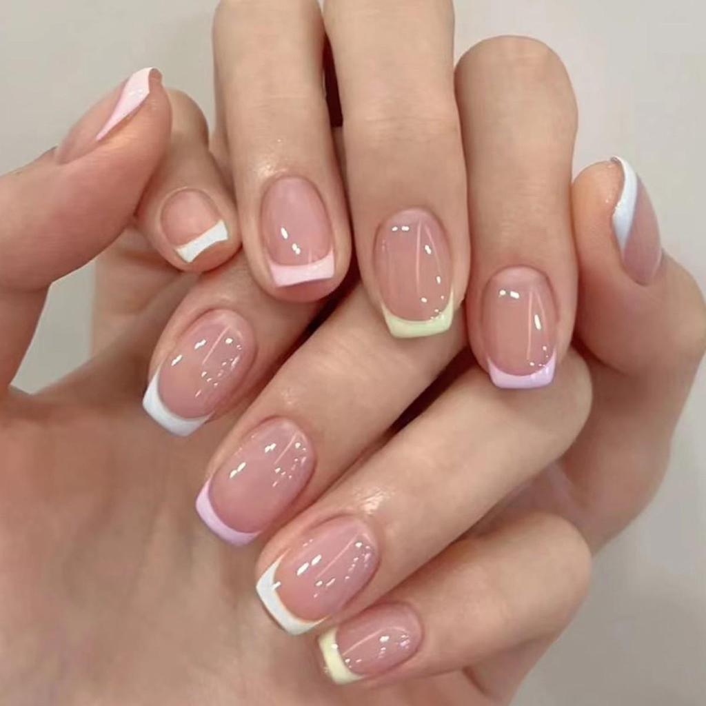 Hochwertige tragbare künstliche Nägel im Mandel-Nude-French-Stil – mittellange und lange Nagelspitzen