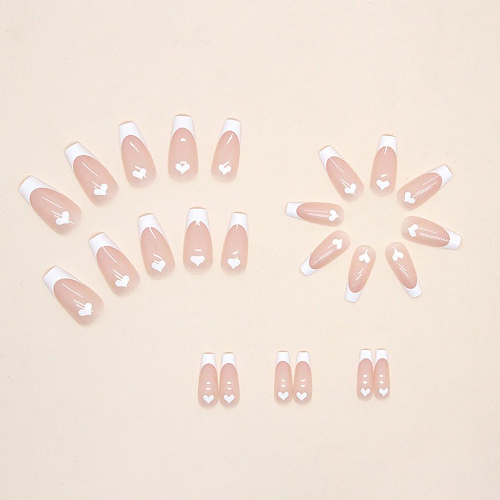 Valentýnské falešné nehty krátké zatlačení na nehty Čtvercové červené plné krycí lepidlo na nehty Valentýnské nehty ve tvaru srdce s roztomilými vzory Extra krátké s 2 ml lepidla