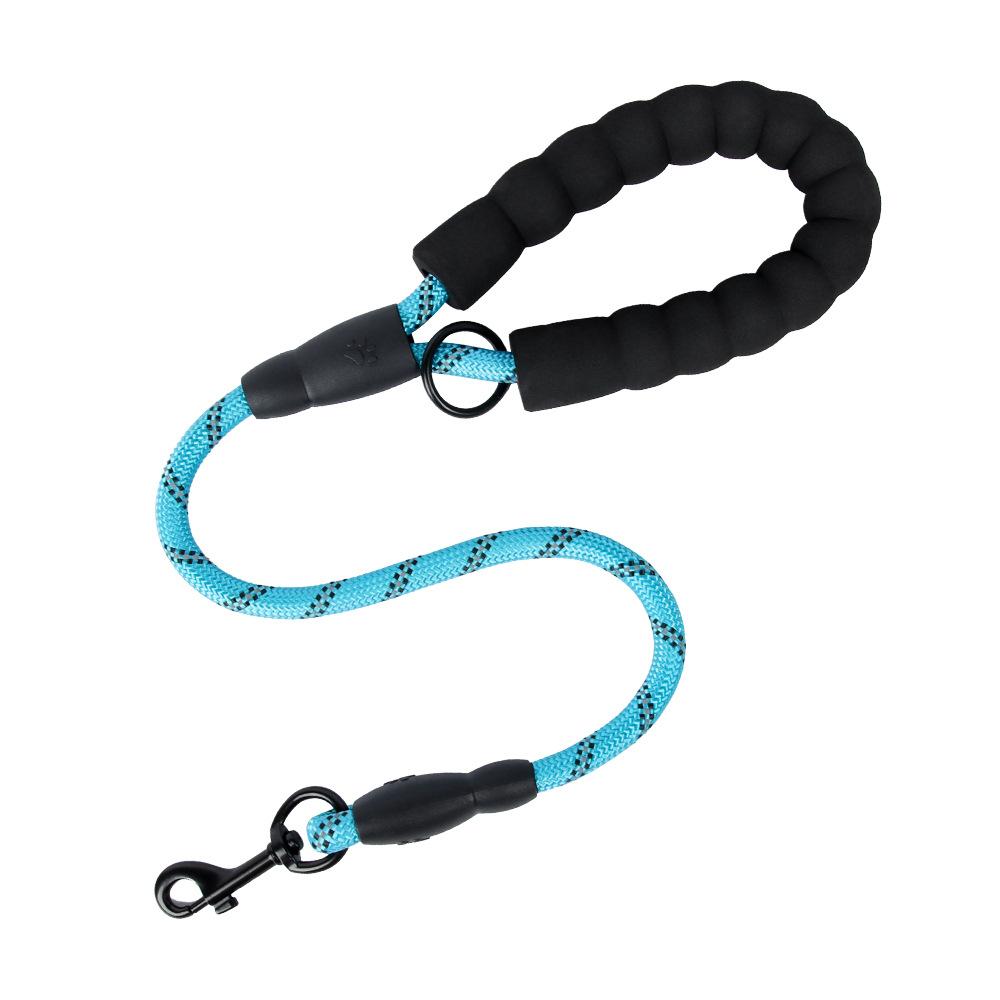 

Pet leash, large dog explosion-proof rush p rope, reflective dog leash, medium and large dog p chain, outdoor dog walking rope 1.0*60CM