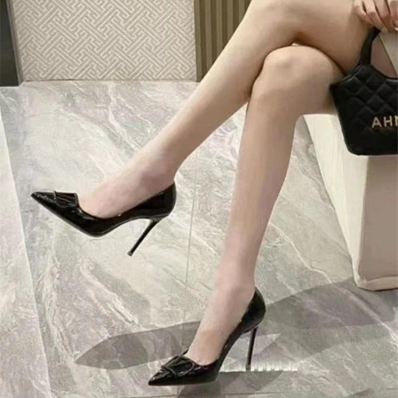 "2024 Autumn Women's Nude V-Neck Buckle Pointed Stiletto French Patent Leather Heels"
