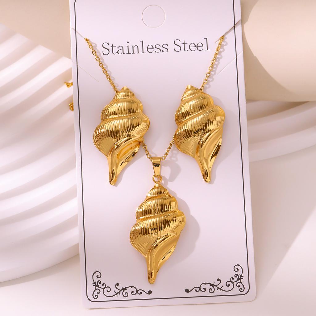 Personalized European and American Fashion Stainless Steel Stud Earrings Necklace Titanium Steel Non-fading Jewelry Set