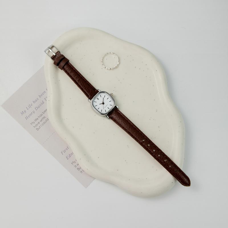 Women's Watch, Stylish and Compact Elegant Timepiece, Quartz Wristwatch for Women, Ladies' Wristwatch