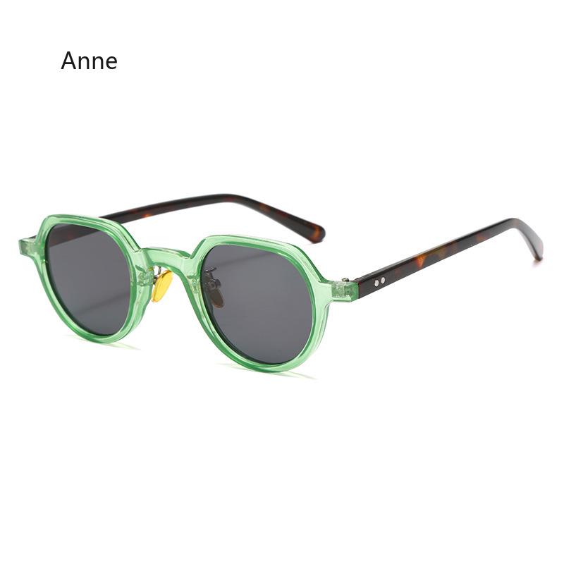 Retro Small Round Sunglasses Women Fashion Clear Ocean Lens Shades UV400 Men Rivets Trending Punk Sun Glasses gafas óculos