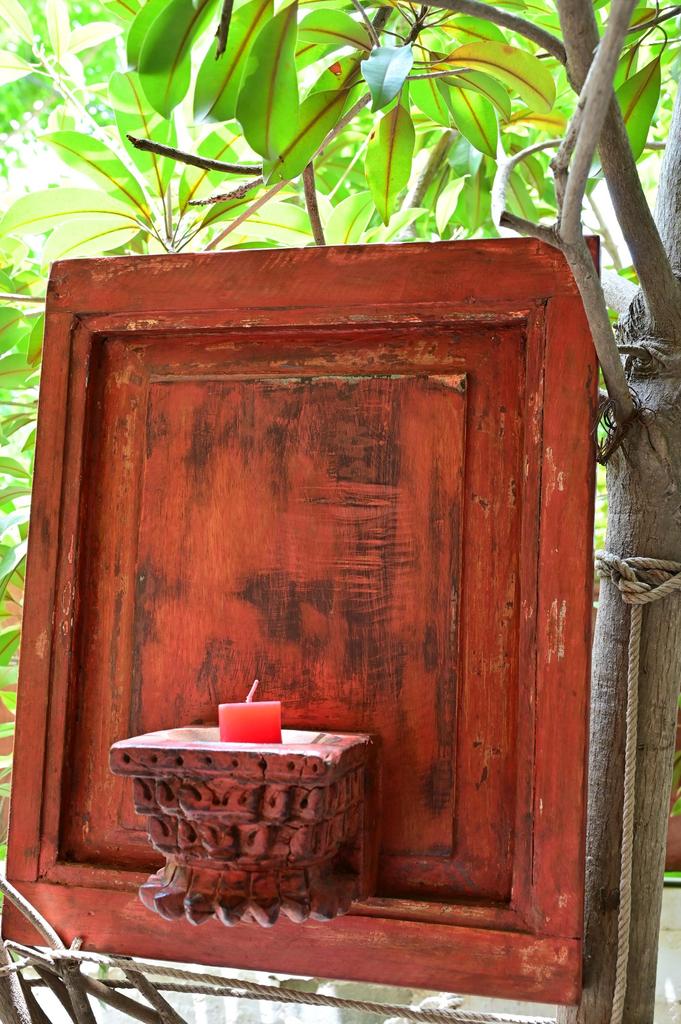 Vintage Red Wooden Wall Sconce: Rustic Farmhouse Candle Holder