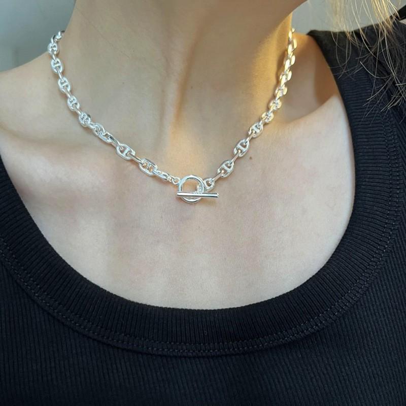 

High-End Retro Heart Pendant Necklace for Women, Fashionable Clavicle Chain, Internet Celebrity Style