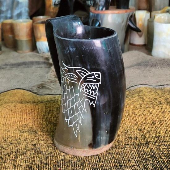 Lot de 2 mugs en corne de Viking sur socle en bois Mug à hydromel médiéval Cadeau pour lui