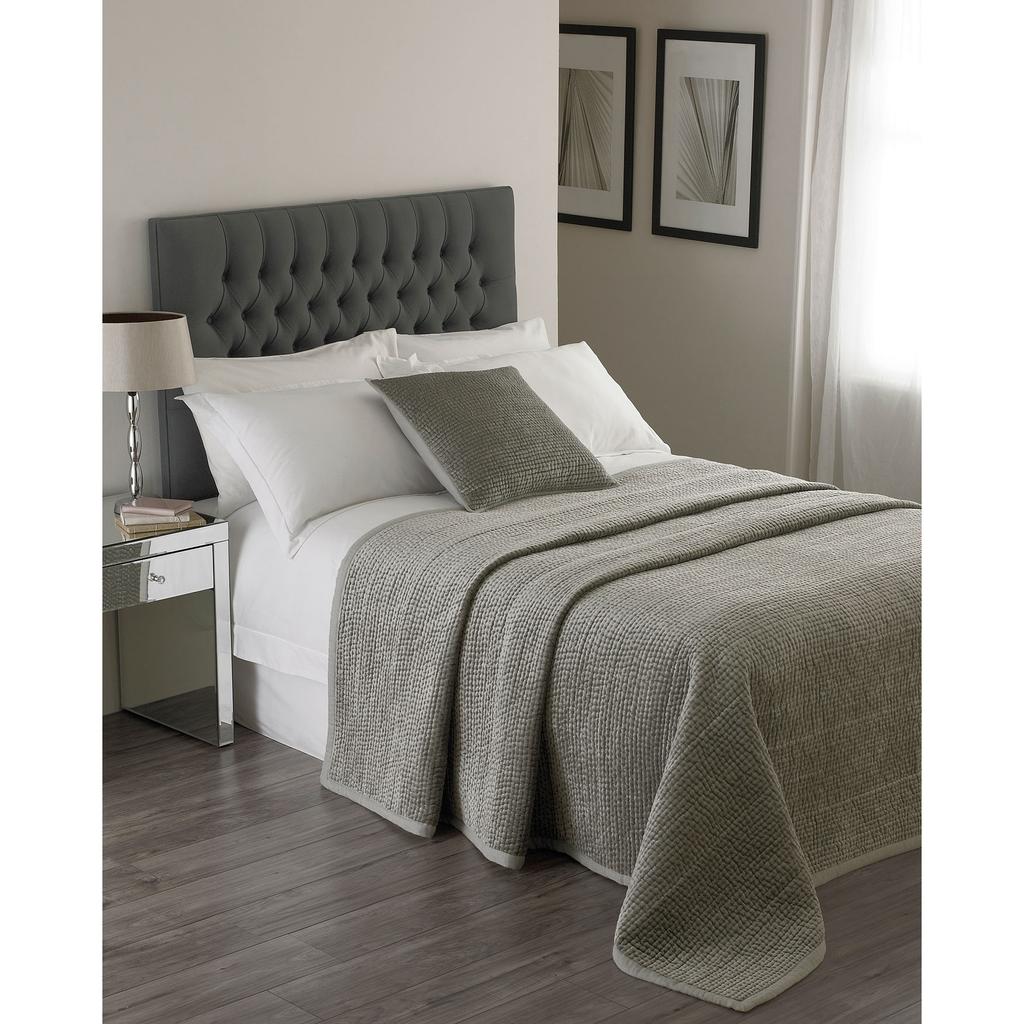 Riva Home Brooklands Bedspread