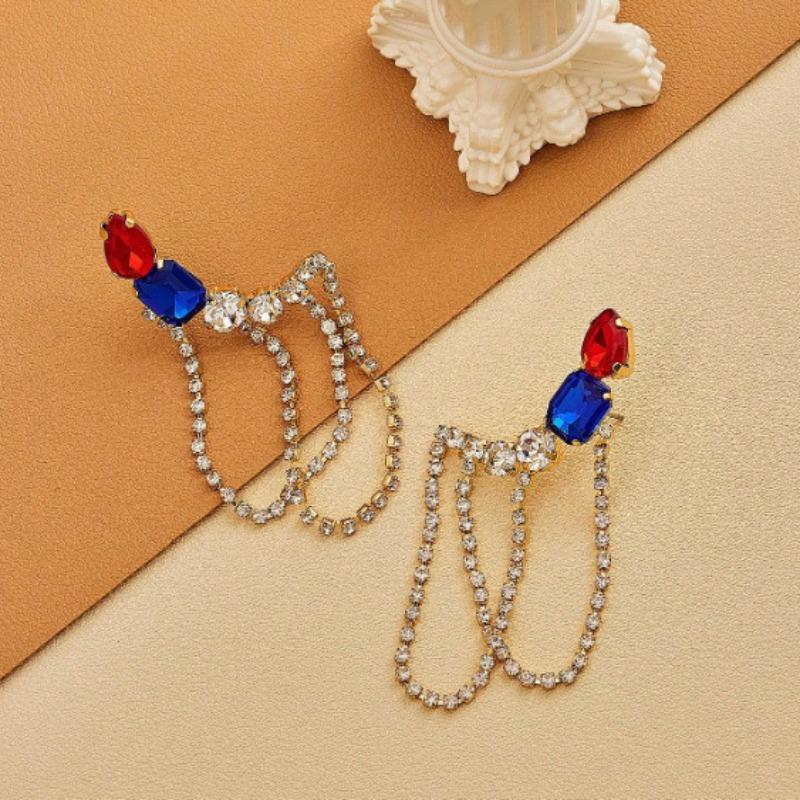 A pair of exaggerated design multi-layer diamond earrings, luxurious and beautiful dinner party women's ear accessories