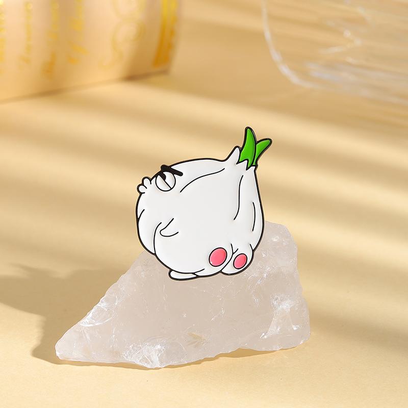 Garlic Enamel Pins Custom CAN'T MAKE LOVE WITHOUT THE CLOVE Brooches Lapel Badges Clothes Jewelry Gift for Friends