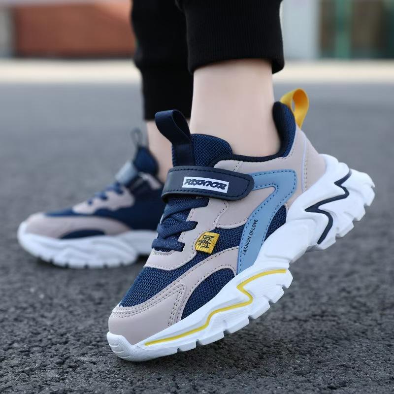 2025 spring new mesh breathable boys' shoes medium and large children's soft sole light primary school running children's sports shoes