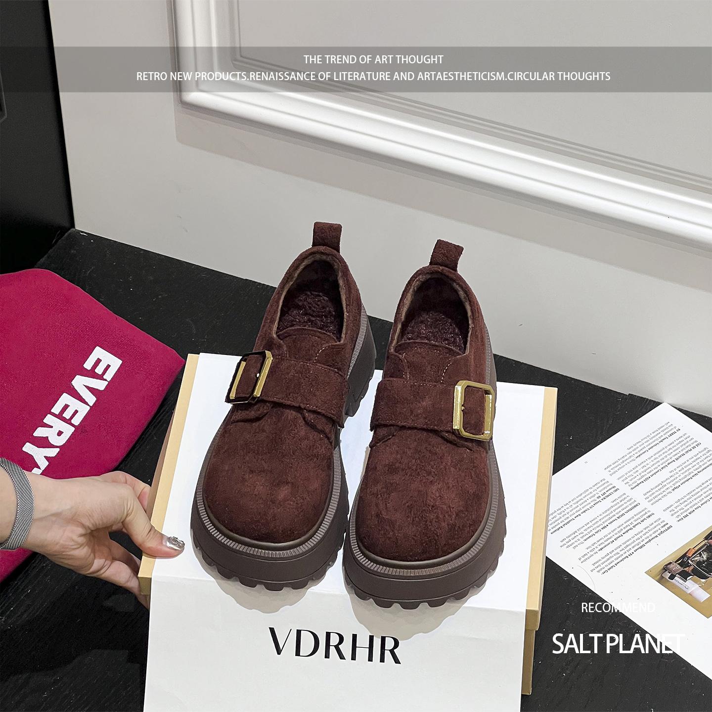 

Интернет-знаменитость маффин замша толстая подошва одна педаль биркенштоки женские 2025 новые зимние уродливые милые ретро увеличивающие рост лоферы 39