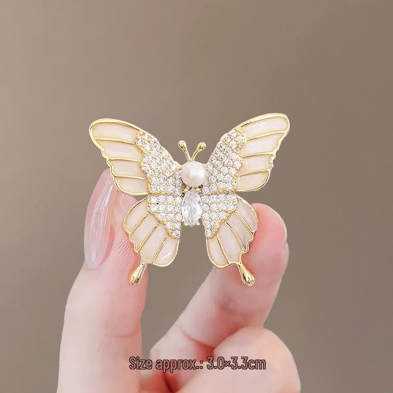 Chic Butterfly Brooch for Women - High-End Fashion Corsage