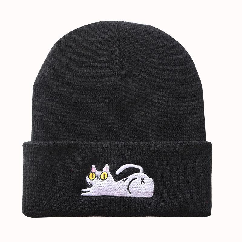 Cute lazy cat embroidered knitted hat for male and female students, warm pullover hip-hop beanie