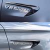 2pcs Vent Fender Trim Emblem Blade Logo V8 BITURBO 4MATIC+ for Mercedes Benz AMG V8 C200 C300 E300 E400 W213 Car Side Stickers